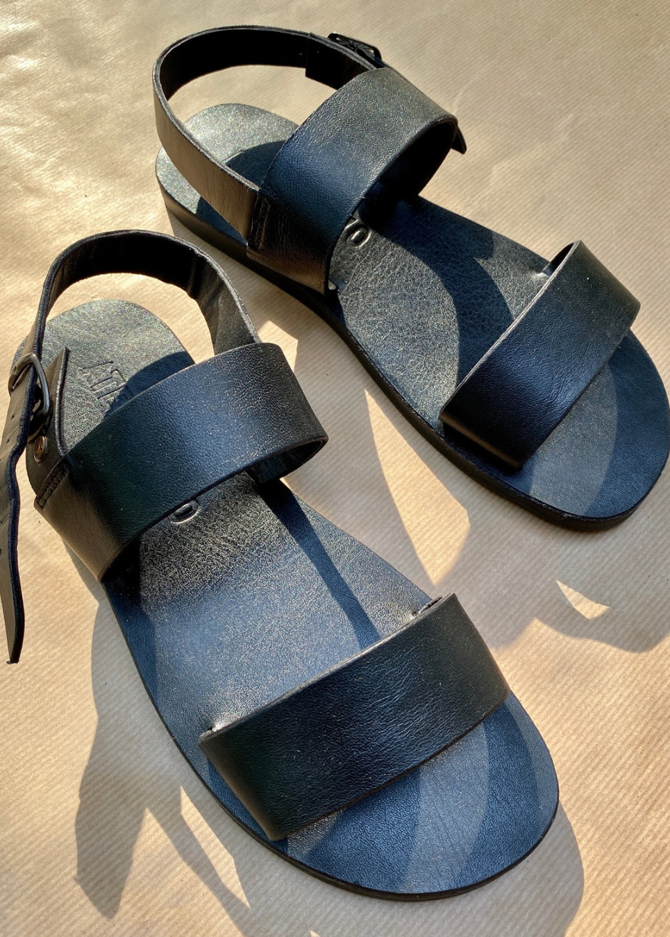Sandales plates en cuir à 3 brides BABALOLA